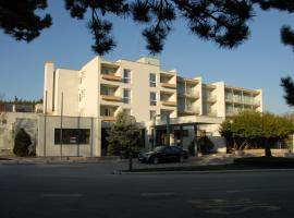 Rooms with a parking space Sinj, Zagora - 14466，位于锡尼的酒店