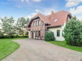 Pet Friendly Home In Wygon With Kitchen