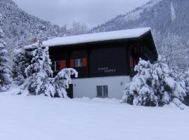 Chalet Esher Surrey，位于Ried-Brig罗斯瓦尔德滑雪缆车附近的酒店