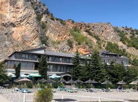 Kukësi Resort Aldo，位于Lin的酒店