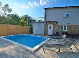Holiday house with a swimming pool Sovinjsko Polje, Central Istria - Sredisnja Istra - 16806