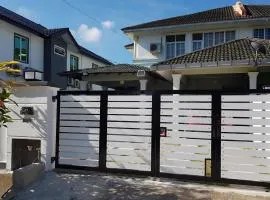 RR Homestay Lot 144 Chukai Kemaman