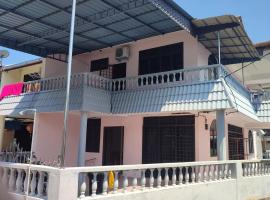 Pangkor Bogar Beach Homestay 邦咯岛民宿，位于卡庞帕斯班伽克的酒店