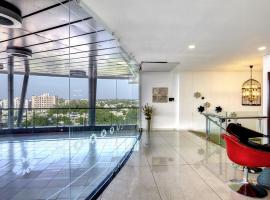 Hotel Titanium T.G.C，位于Kheda的酒店