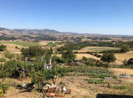 Gite cosy 25 min Lyon Vienne St Etienne，位于Longes的酒店