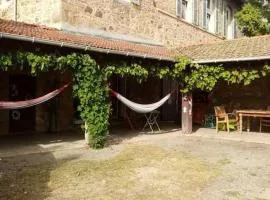 Charmant gîte avec parking gratuit sur place.