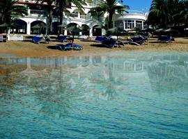 Hotel Calypso，位于圣胡安德洛斯特雷罗斯的酒店
