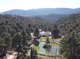 Chalet lujo en finca Zafiro lagunazo Riopar 5 o 3 dormitorios y 3 Baños Parque Natural del Rio Mundo