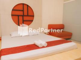 Pits Hotel Mitra RedDoorz near Atom Mall，位于Gembong的酒店