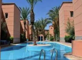 Très Beau Riad à Marrakech avec piscines