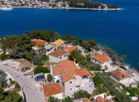 Apartments by the sea Puntinak, Brac - 718，位于塞尔察的酒店