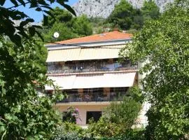 Apartments by the sea Omis - 771