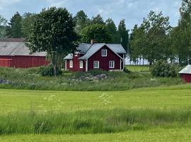 2 charmiga semesterhus i Värmland nära sjön，位于Borgvik的度假短租房
