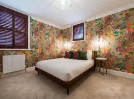 The Clarence Boutique Rooms