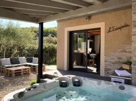L'escapade - Chambre d'hôtes de charme avec Spa et piscine en Cévennes