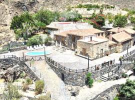 Caserio rural antiguo con espectacular piscina y Wifi en San Miguel de Abona, Tenerife Sur，位于圣米格尔德阿沃纳的乡间豪华旅馆