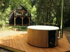 The Hive - beautiful studio with amazing hot tub