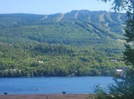 Beautiful suite with superb mountain view.