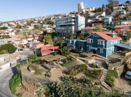 Hotel Faro Azul Valparaíso Cerro Alegre，位于瓦尔帕莱索的酒店