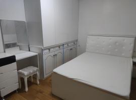 Chambre privée à Bobigny -salle de bain et toilettes sont commune, -pas de cuisine，位于博比尼的民宿