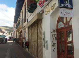 HOTEL DUX，位于通哈的酒店