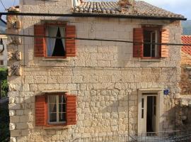 Seaside holiday house Komiza, Vis - 3469，位于科米扎的酒店