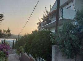 Apartments by the sea Necujam, Solta - 13884，位于格罗霍特的酒店