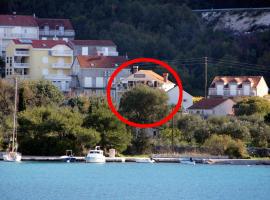 Apartments and rooms with a swimming pool Slano, Dubrovnik - 2179，位于斯拉诺的酒店