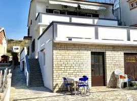 Apartment Metajna 4121b