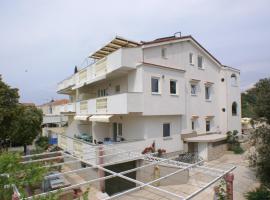 Apartments by the sea Mandre, Pag - 4098，位于曼德雷的酒店