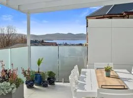 Lord Street Villa - Spacious Comfort & River Views