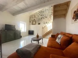 Maison de charme au cœur des vignes et Gironde