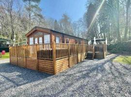 Hartland Lodge - White Cross Bay Holiday Park，位于温德米尔的木屋