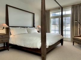 Clay Brook Hotel at Sugarbush，位于沃伦的酒店