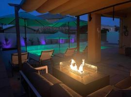 Desert Fantasy Oasis Pool, Jacuzzi, Royal Beds，位于科切拉的度假屋