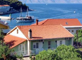 Apartments and rooms by the sea Jelsa, Hvar - 4602，位于耶尔萨的酒店