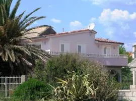 Apartments by the sea Sucuraj, Hvar - 5680