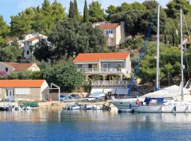 Apartments and rooms by the sea Lumbarda, Korcula - 4442，位于鲁巴达的酒店
