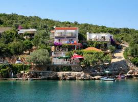 Apartments by the sea Cove Zarace - Gdinj, Hvar - 4598，位于格迪恩赫的酒店