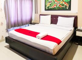 RedDoorz At Hotel Gajah Mada Palu，位于帕卢的酒店