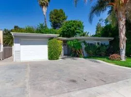 Woodland Hills Charmer