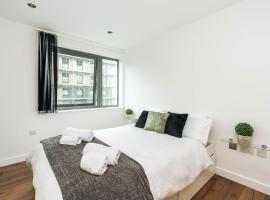 Lovely one bedroom apartment in Greater London, ID required，位于伦敦哈勒斯登附近的酒店