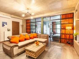 Veli group Apartment near White Bridge °