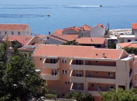 Apartments and rooms by the sea Tucepi, Makarska - 6058，位于图彻皮的酒店