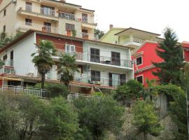 Apartments with WiFi Rabac, Labin - 7472，位于拉巴克的酒店