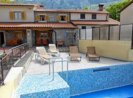 Holiday house with a swimming pool Kozljak, Central Istria - Sredisnja Istra - 7409，位于普罗明的酒店