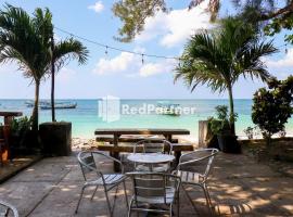 Sahabat Pantai Guest House Mitra RedDoorz，位于Tanjungbinga的酒店