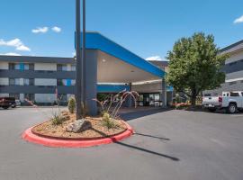 Clarion Pointe OKC Airport，位于俄克拉何马城的酒店