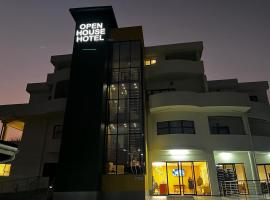 Open House Hotel，位于姆巴巴内姆巴巴纳高尔夫俱乐部附近的酒店