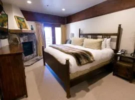 Deluxe King Room with Fireplace Hotel Room